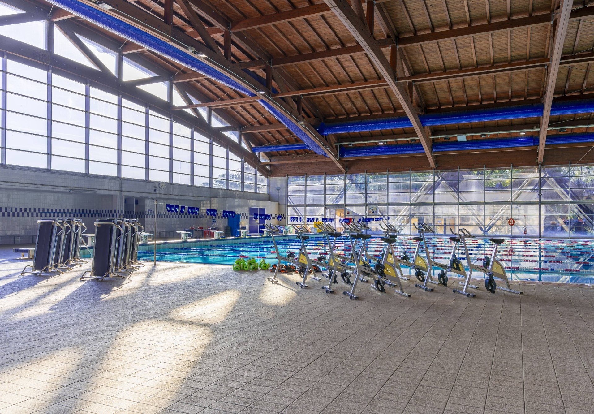cremona_02_piscina_cubierta_bicis