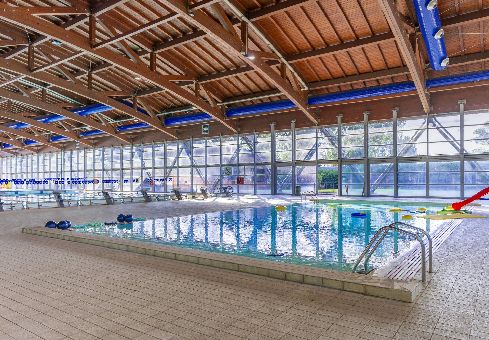 cremona_03_piscina_cubierta_infantil